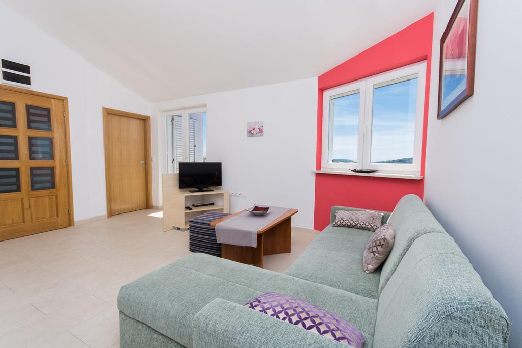 Apartment Ljuba トロギール エクステリア 写真