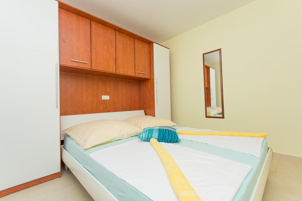 Apartment Ljuba トロギール エクステリア 写真