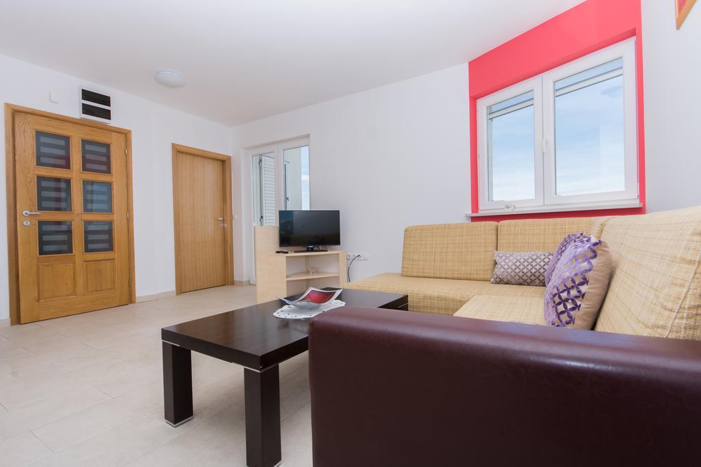 Apartment Ljuba トロギール エクステリア 写真