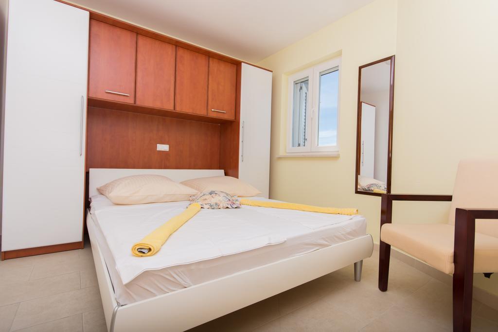 Apartment Ljuba トロギール エクステリア 写真